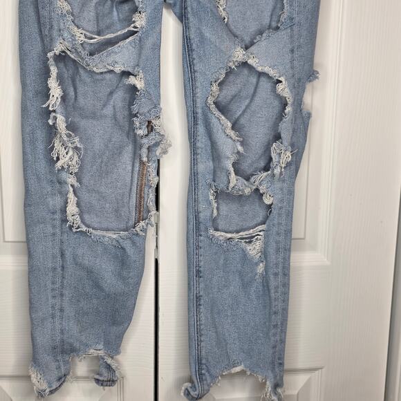 American Eagle Stretch Mom Jeans t Sz4 Short - Picture 6 of 9